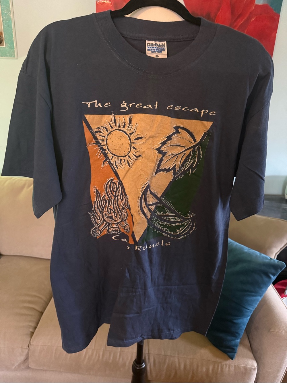 Gildan Heavyweight top t-shirt graphic sun campfire The great escape Camp Runels